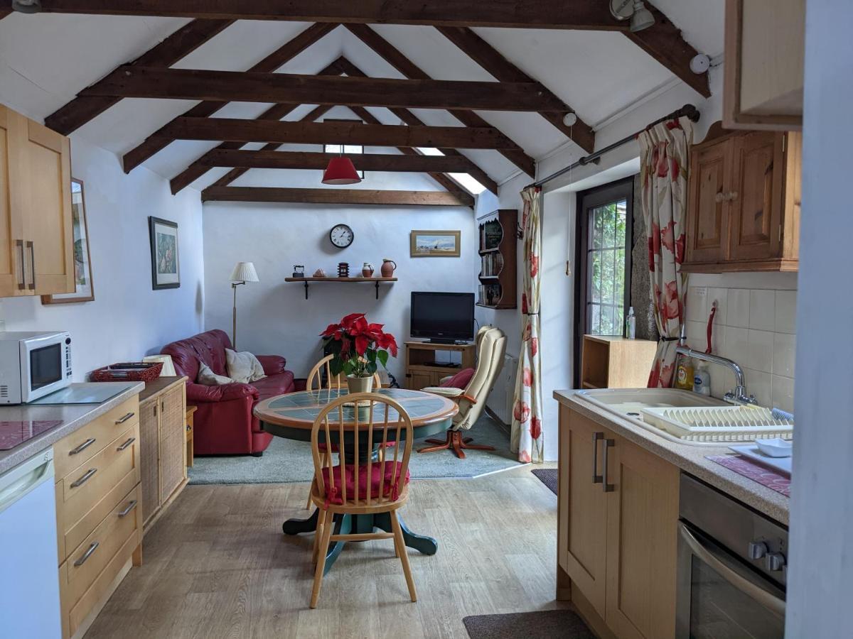 The Cottage, Little Trembroath * Stithians